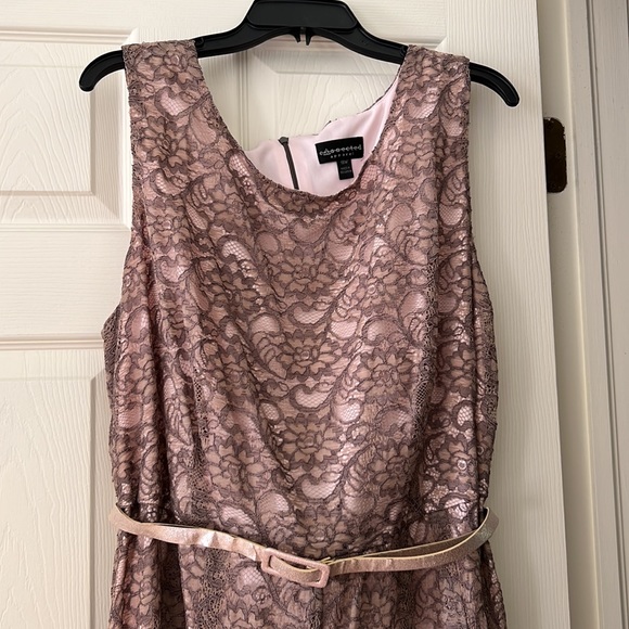 Dress - Picture 3 of 3